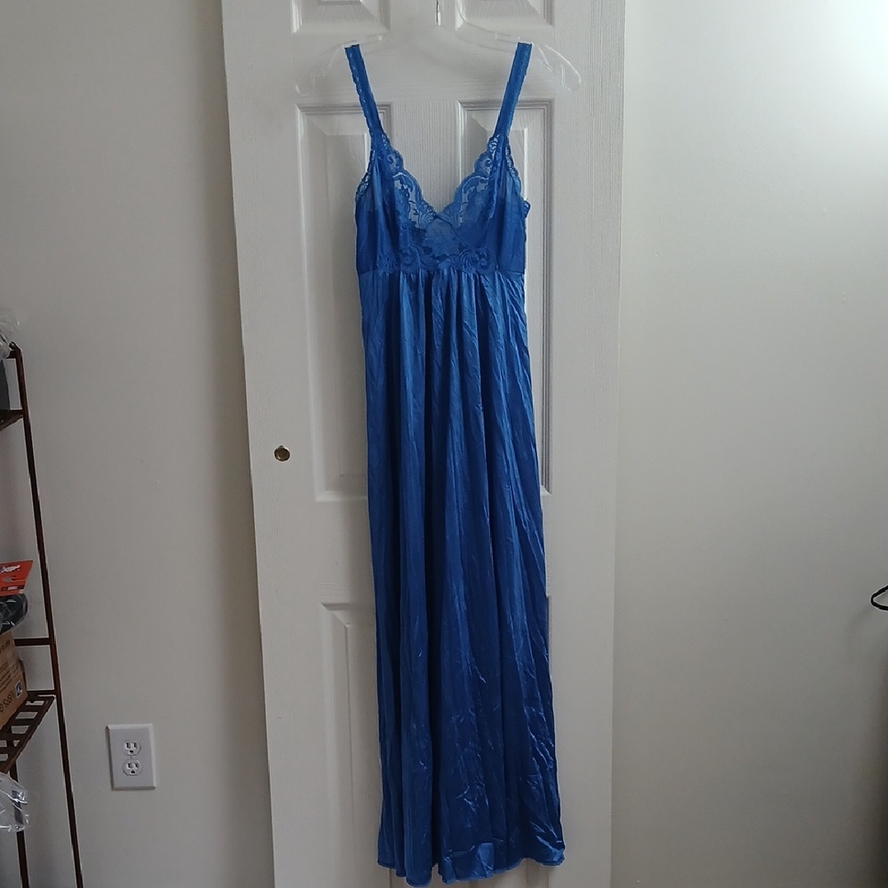 Vintage Miss Elaine Blue Lace Floral Long Nightgown Feminine Coquettegirl